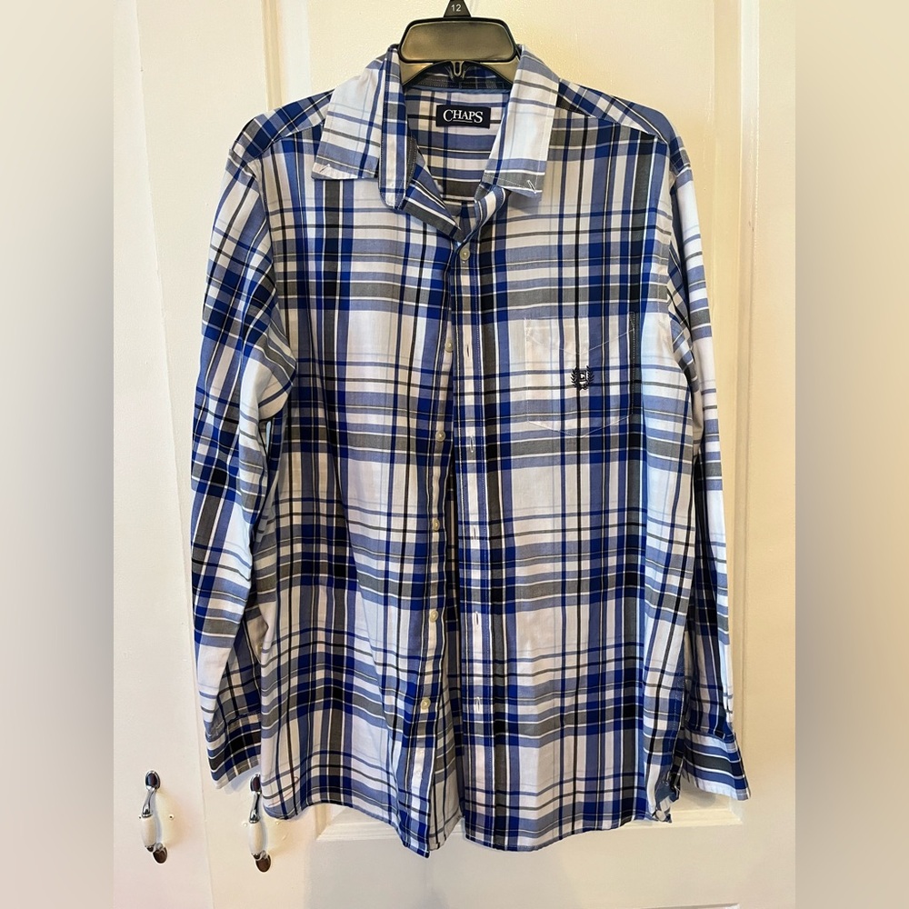 Chaps Blue Plaid Men's Shirt. Size medium. EUC.